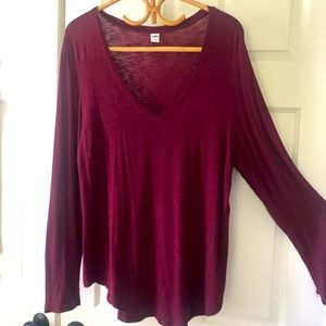Old Navy Tunic Top & Earrings in Burgundy